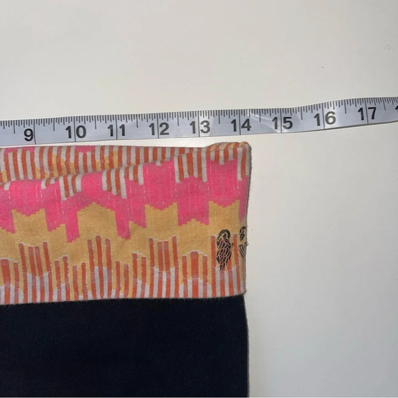 Victoria’s Secret Black Printed Fold Over Waist Capri Leggings Small Women’s - Picture 8 of 11